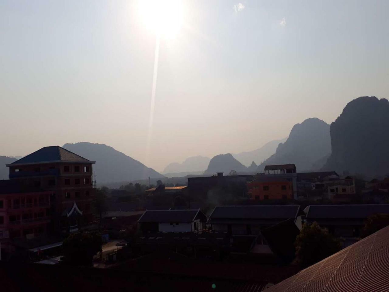 Pangu Hotel - 盘古酒店 Vang Vieng Extérieur photo