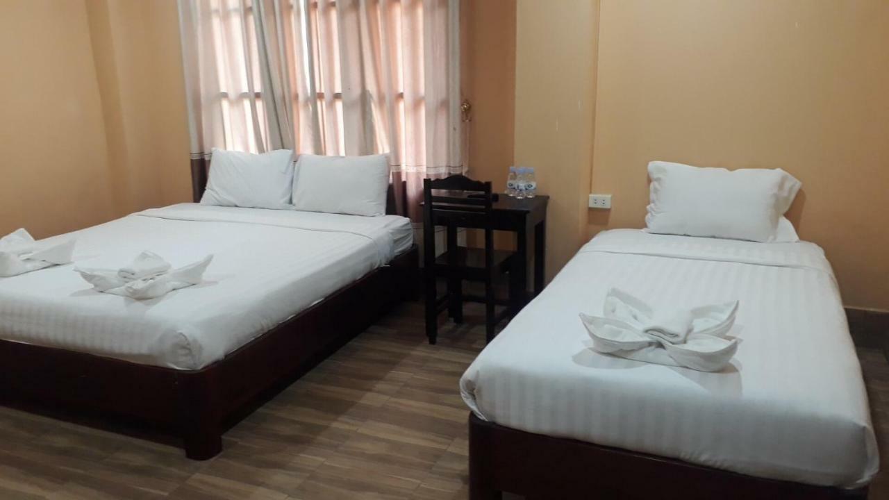 Pangu Hotel - 盘古酒店 Vang Vieng Extérieur photo